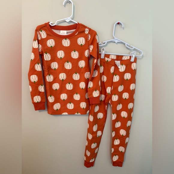Hanna Andersson Orange Pumpkin Print Kids Pajamas - Picture 1 of 5